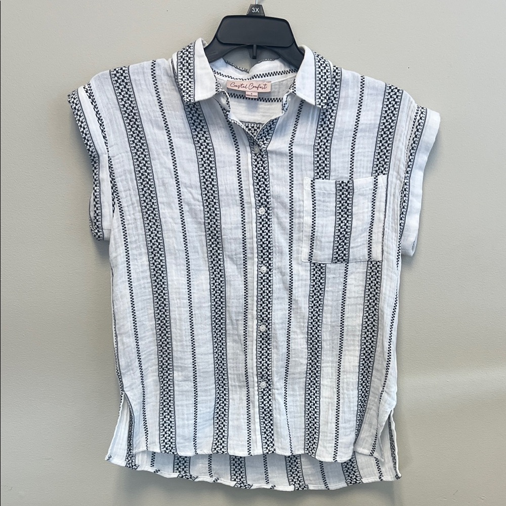 Coastal comfort 100%cotton button down top
